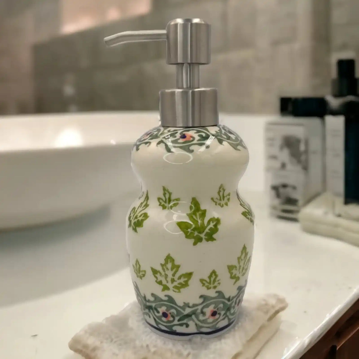 polish-pottery-soap-dispenser-green-floral_2